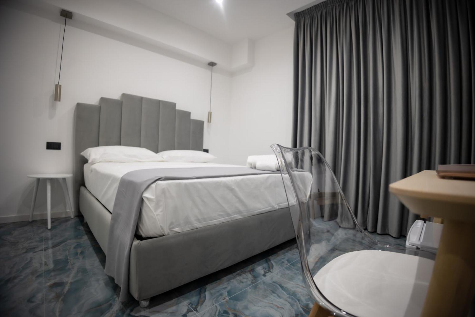 Fp Suite Napoli Esterno foto
